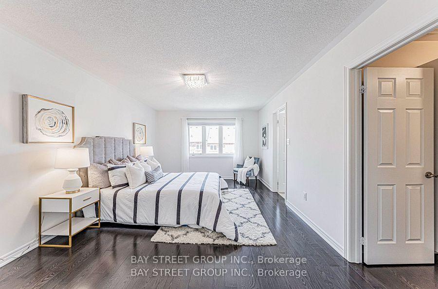 Photo 20 of 28 Rougeview Park Crescent, Markham, Greensborough — HOMEH