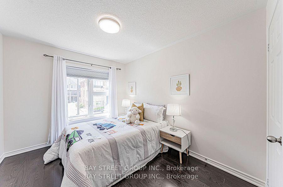 Photo 24 of 28 Rougeview Park Crescent, Markham, Greensborough — HOMEH
