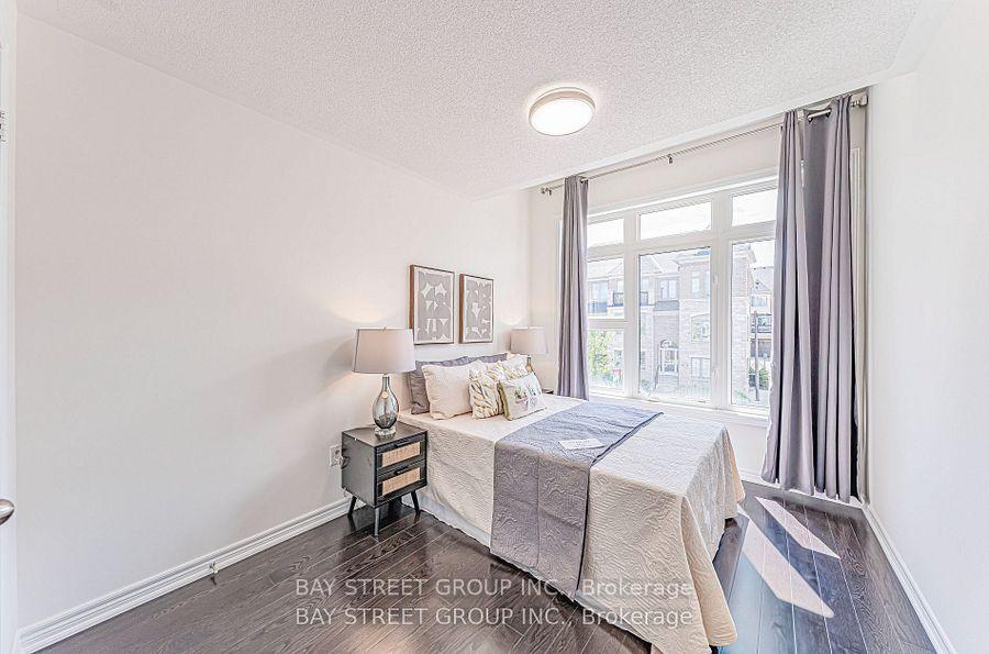 Photo 25 of 28 Rougeview Park Crescent, Markham, Greensborough — HOMEH