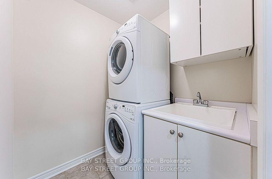 Photo 26 of 28 Rougeview Park Crescent, Markham, Greensborough — HOMEH