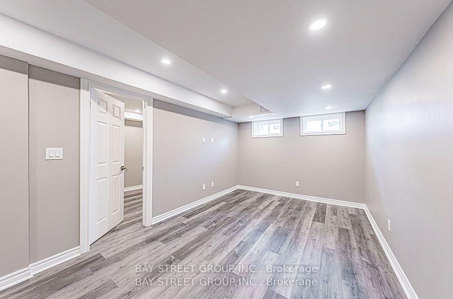 Photo 31 of 28 Rougeview Park Crescent, Markham, Greensborough — HOMEH