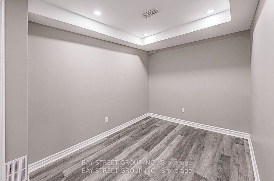 Photo 32 of 28 Rougeview Park Crescent, Markham, Greensborough — HOMEH