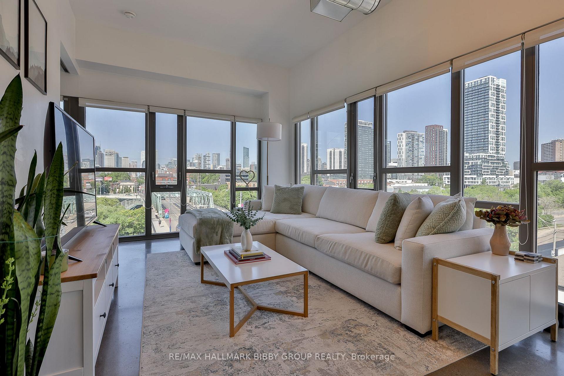 Photo of Unit 409, 625 Queen Street E
