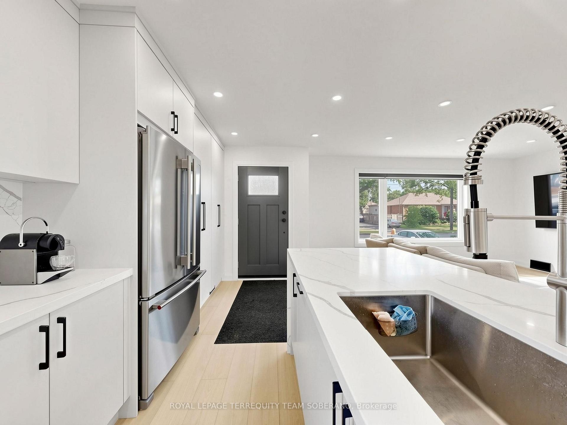 Photo 4 of Unit Upper, 41 Bainbridge Avenue, North York, Clanton Park — HOMEH