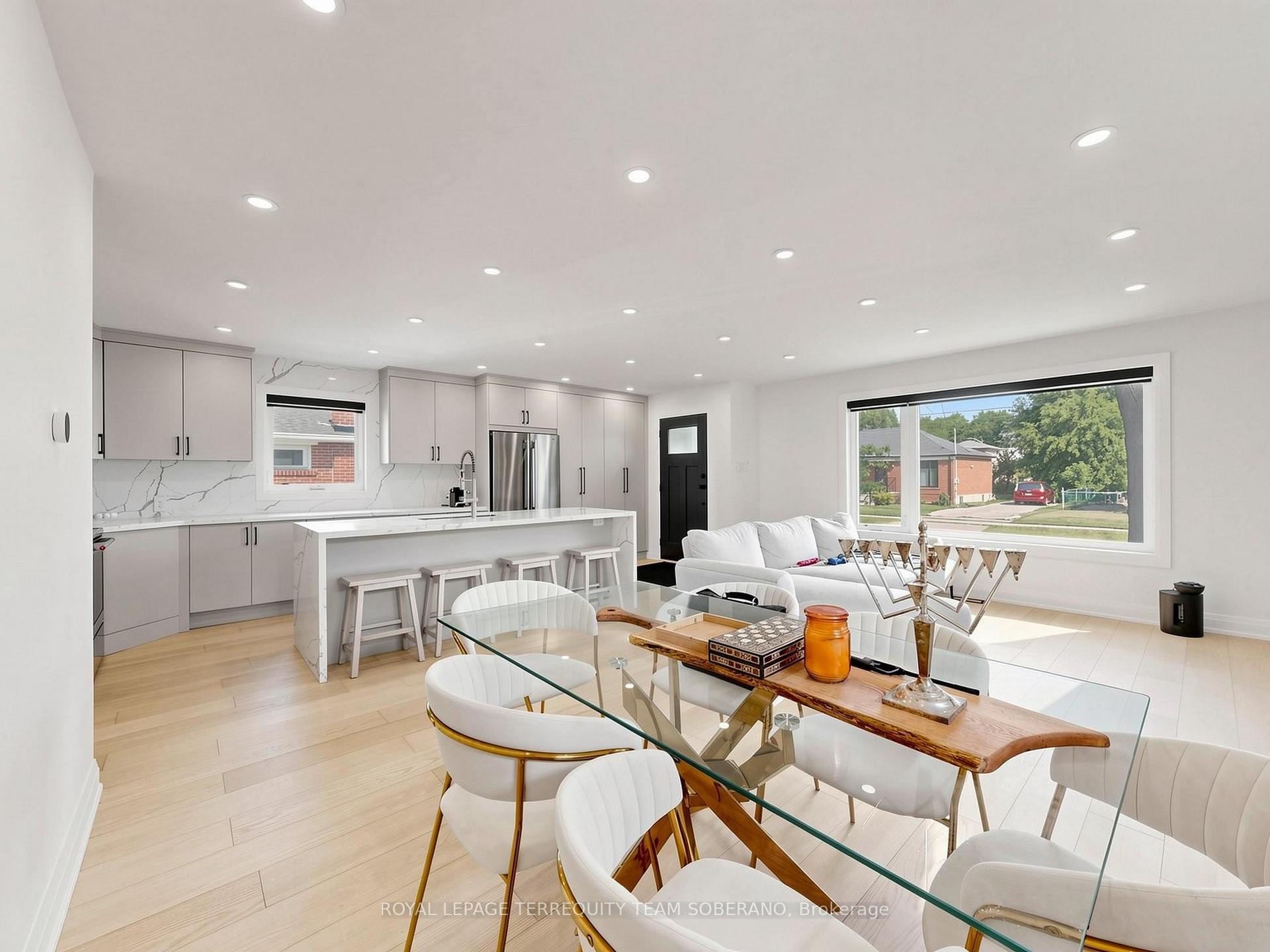 Photo 8 of Unit Upper, 41 Bainbridge Avenue, North York, Clanton Park — HOMEH