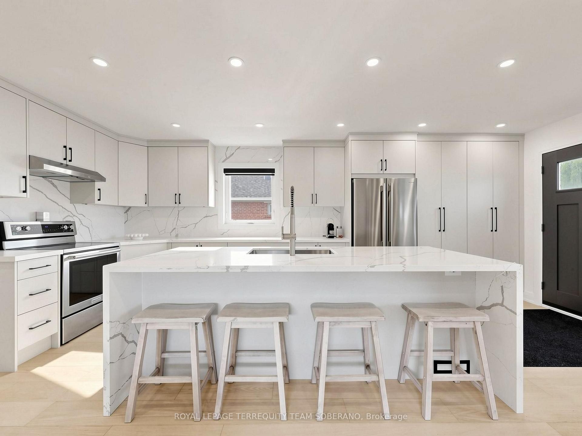 Photo 10 of Unit Upper, 41 Bainbridge Avenue, North York, Clanton Park — HOMEH