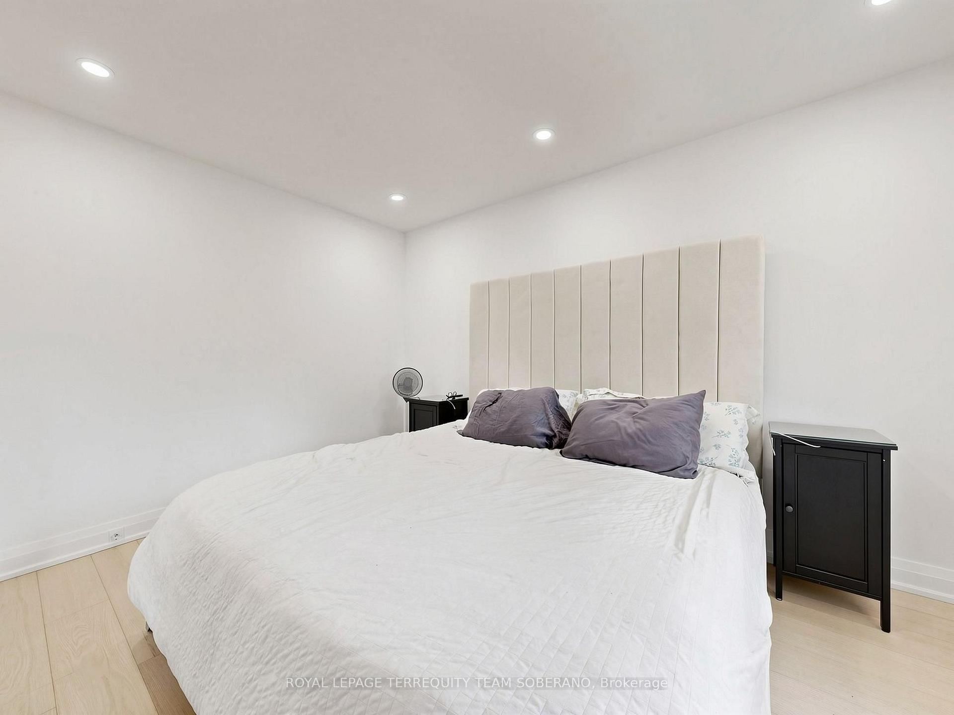 Photo 17 of Unit Upper, 41 Bainbridge Avenue, North York, Clanton Park — HOMEH