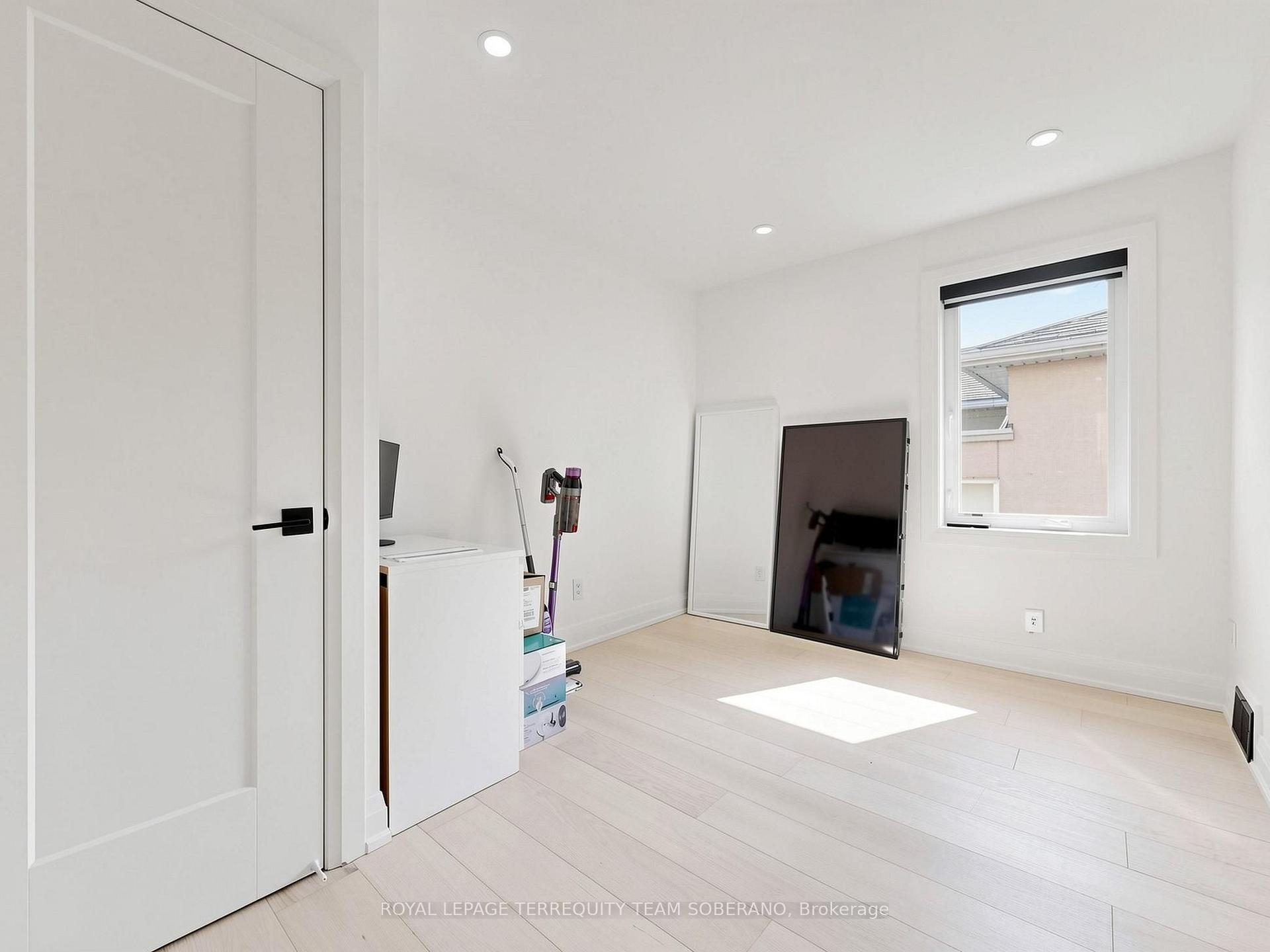 Photo 18 of Unit Upper, 41 Bainbridge Avenue, North York, Clanton Park — HOMEH
