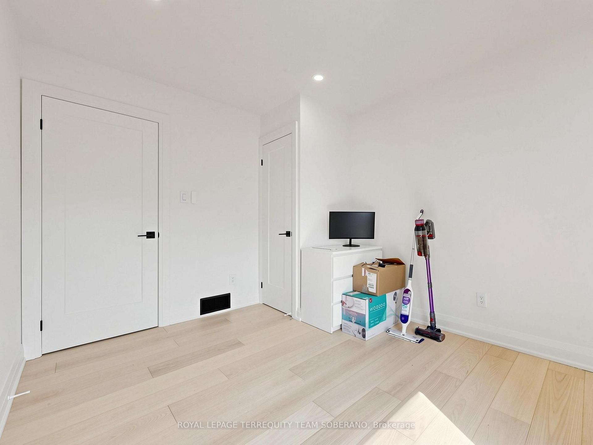 Photo 19 of Unit Upper, 41 Bainbridge Avenue, North York, Clanton Park — HOMEH