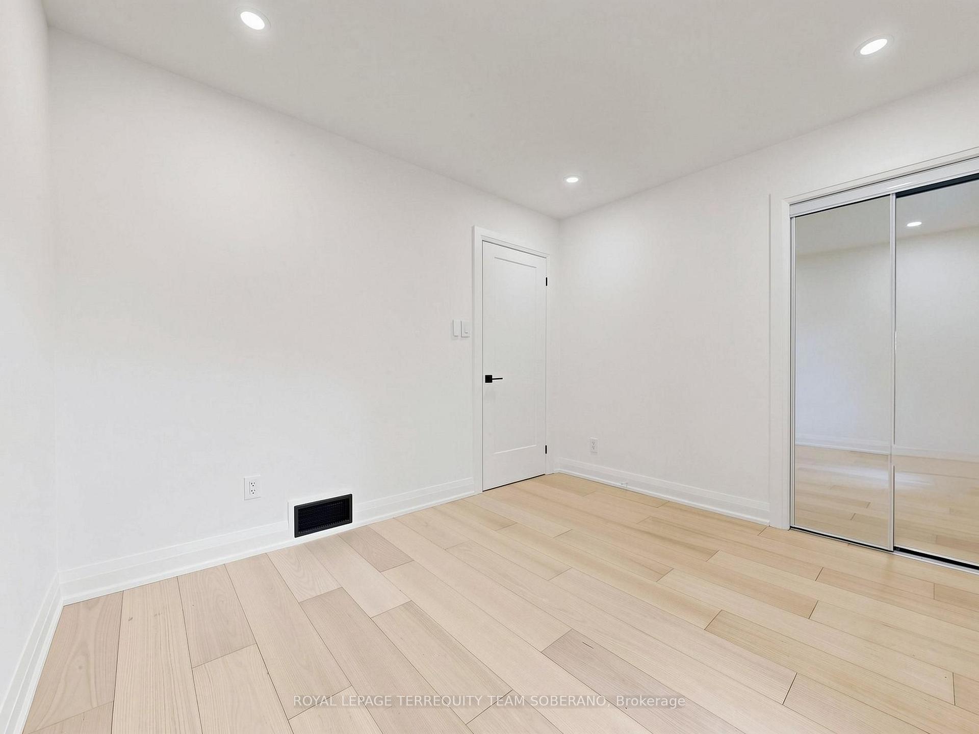 Photo 23 of Unit Upper, 41 Bainbridge Avenue, North York, Clanton Park — HOMEH