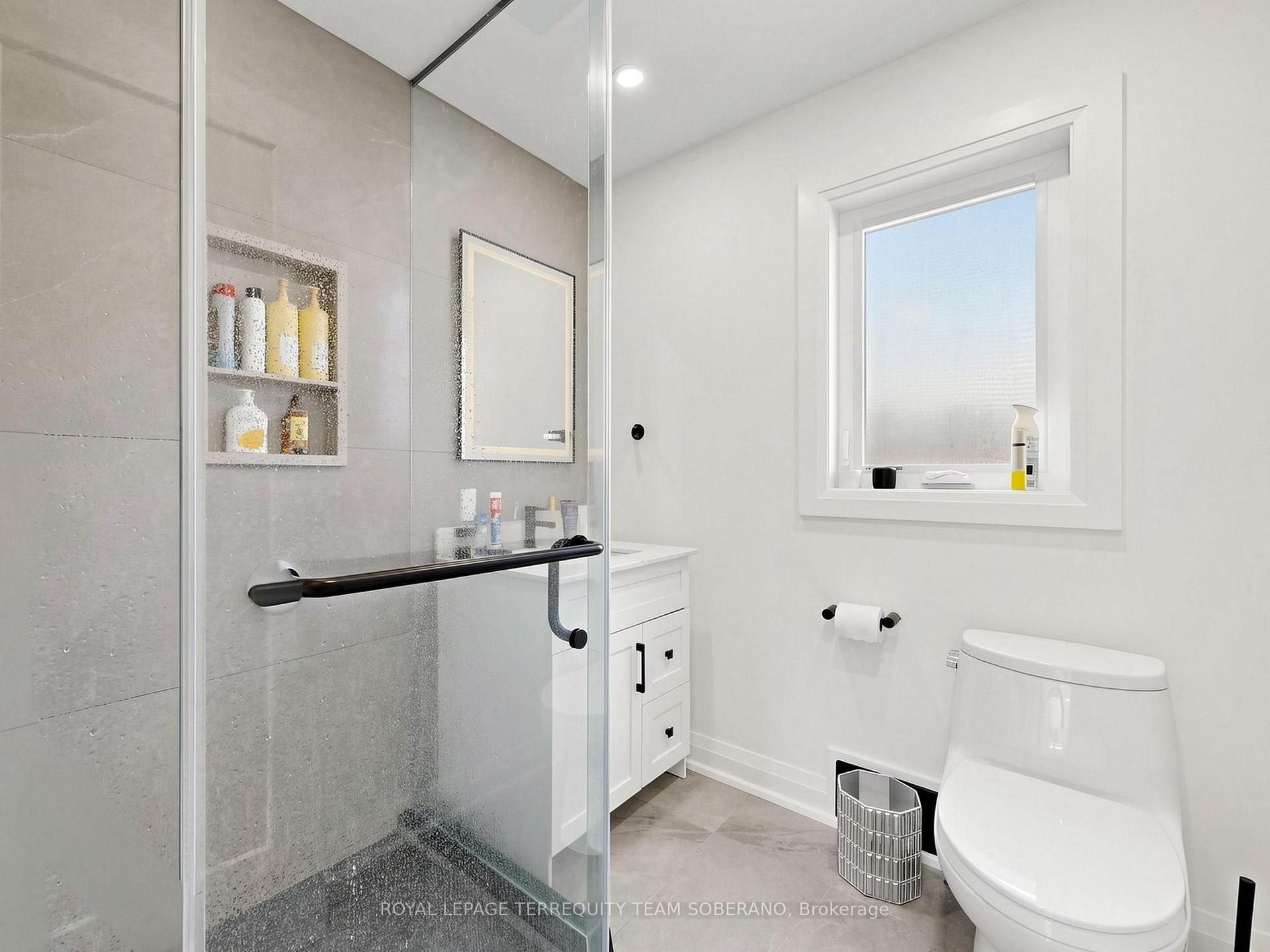 Photo 24 of Unit Upper, 41 Bainbridge Avenue, North York, Clanton Park — HOMEH