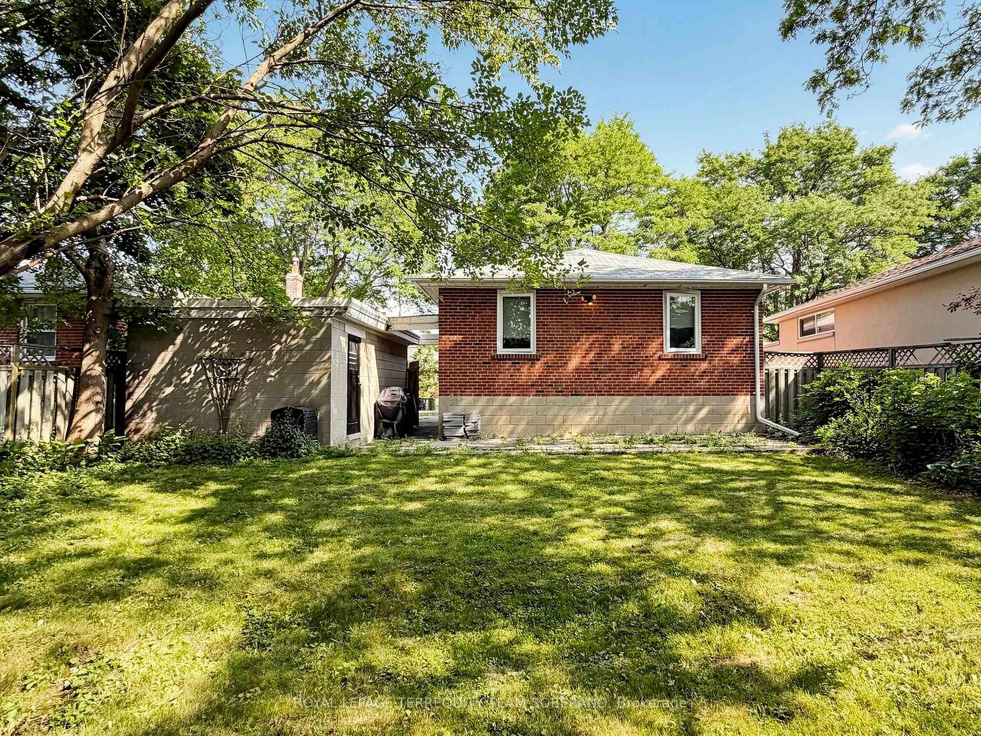 Photo 27 of Unit Upper, 41 Bainbridge Avenue, North York, Clanton Park — HOMEH