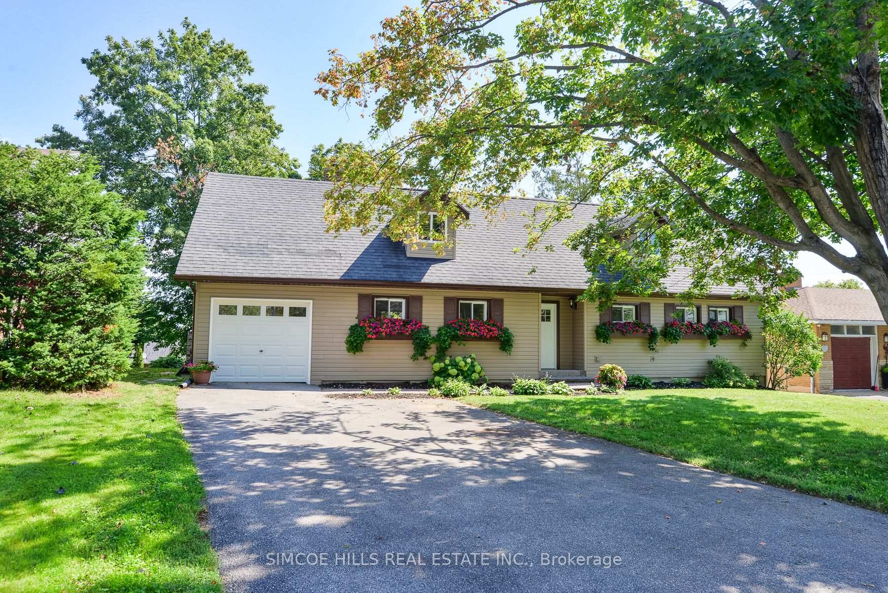 Front of 334 Old Muskoka Road