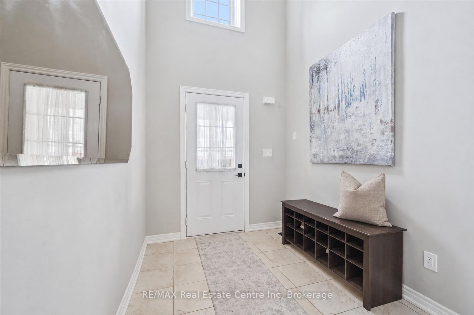 Photo 3 of Unit 2, 395 Linden Drive, Cambridge, Preston Heights — HOMEH