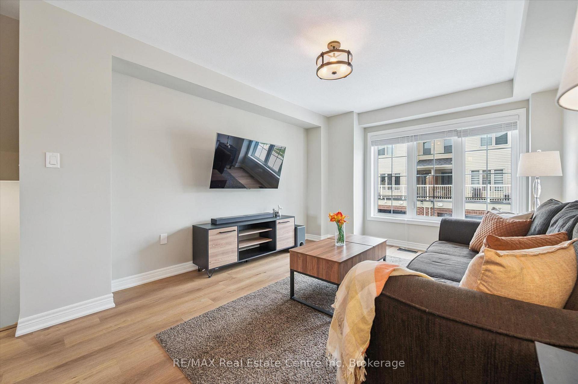 Photo 6 of Unit 2, 395 Linden Drive, Cambridge, Preston Heights — HOMEH