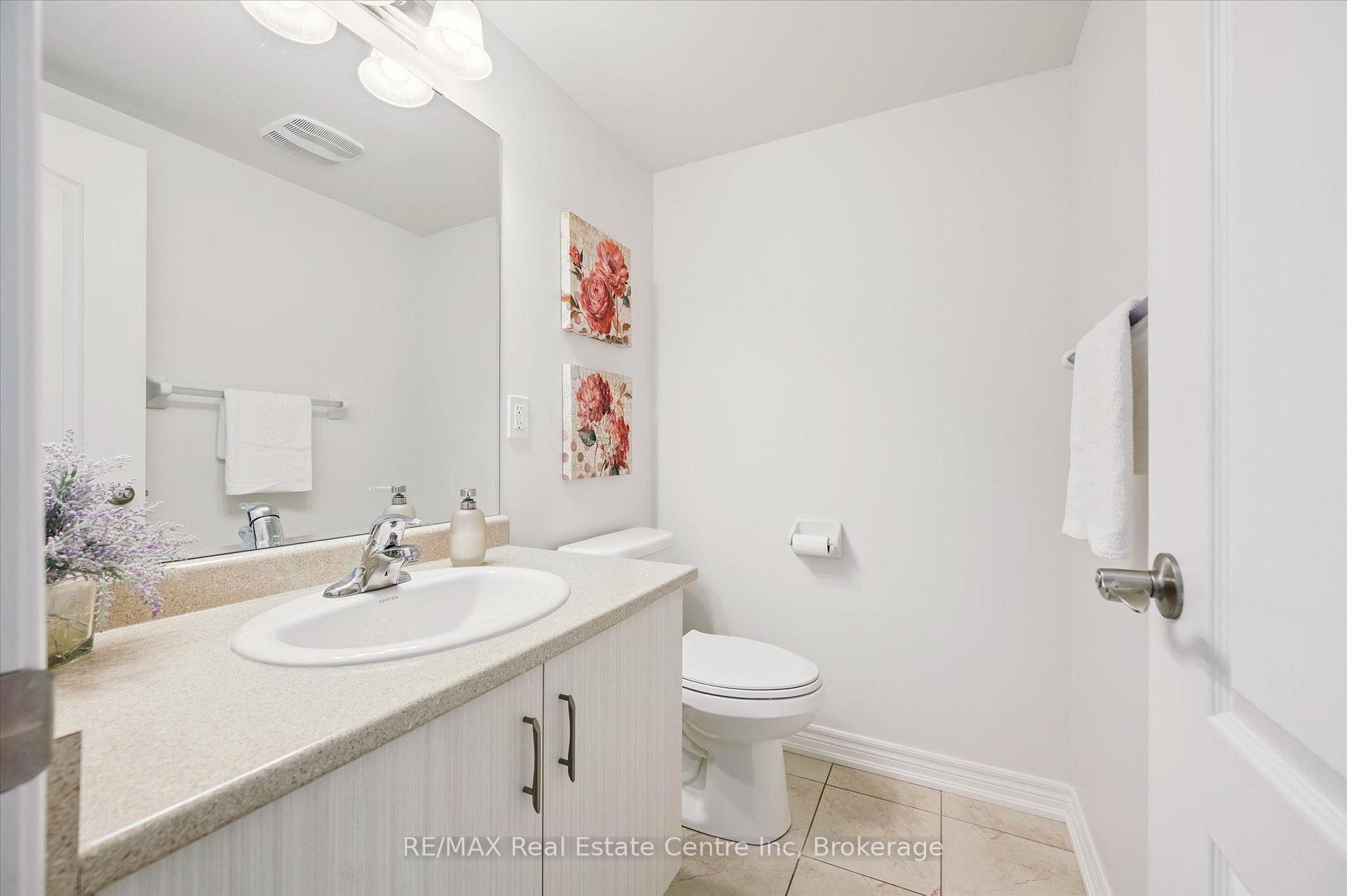 Photo 13 of Unit 2, 395 Linden Drive, Cambridge, Preston Heights — HOMEH