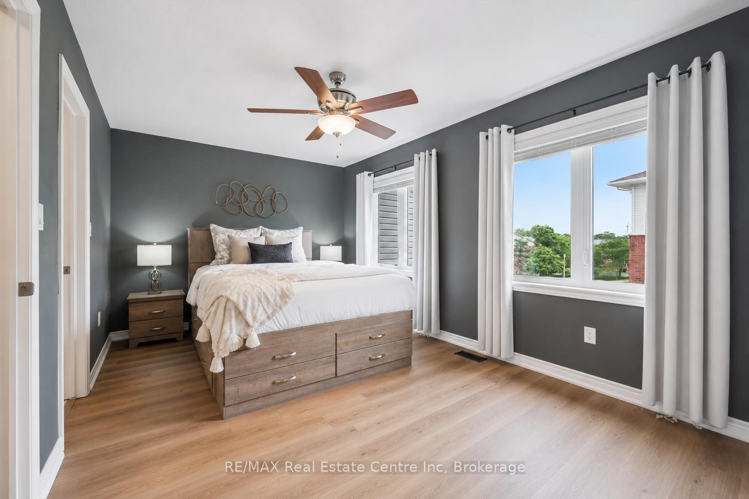 Photo 14 of Unit 2, 395 Linden Drive, Cambridge, Preston Heights — HOMEH