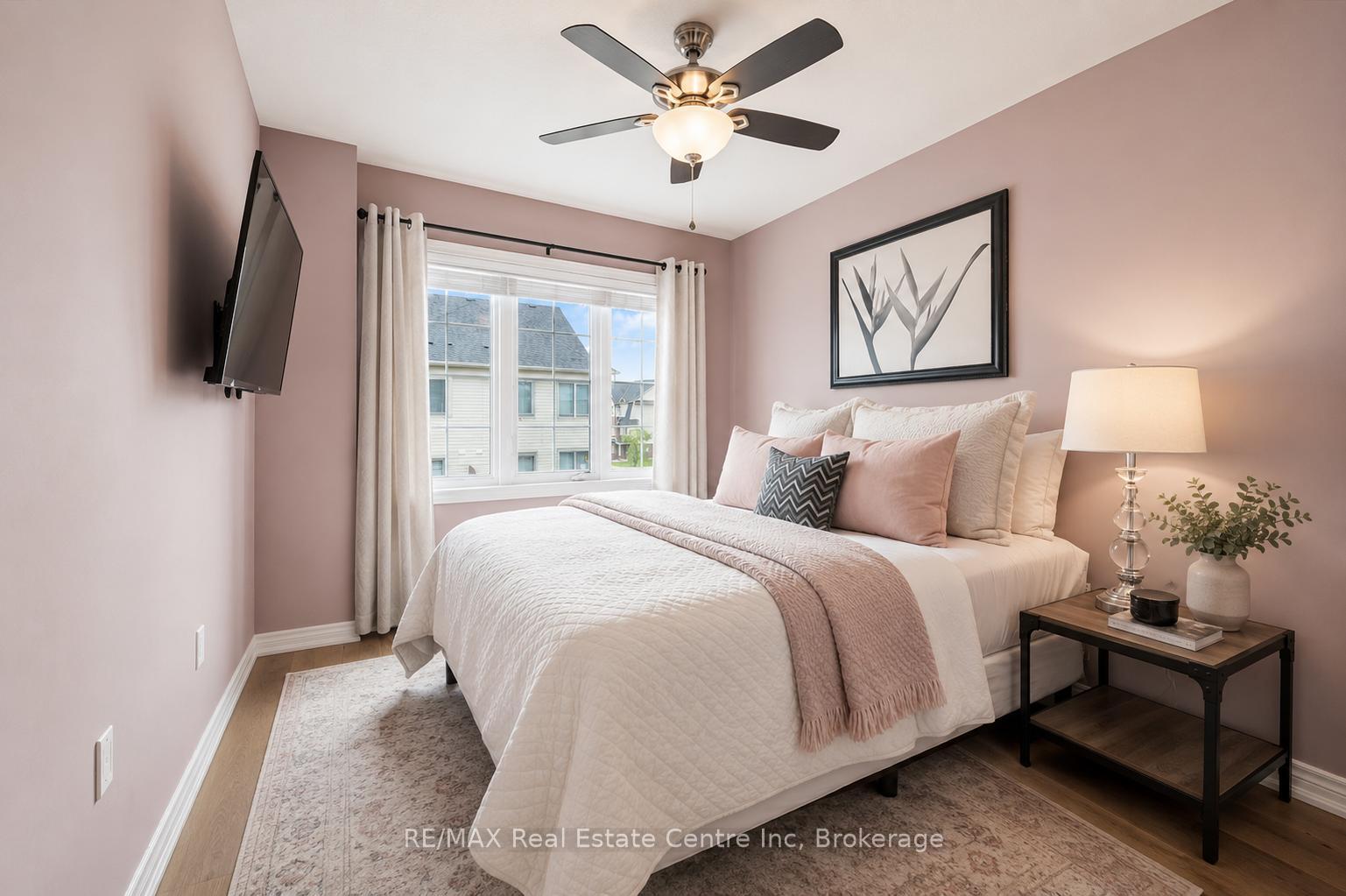 Photo 17 of Unit 2, 395 Linden Drive, Cambridge, Preston Heights — HOMEH