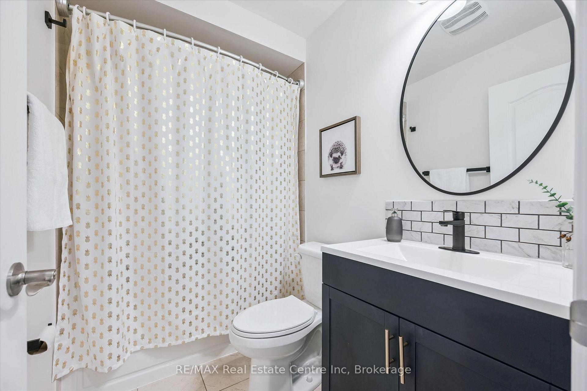 Photo 18 of Unit 2, 395 Linden Drive, Cambridge, Preston Heights — HOMEH