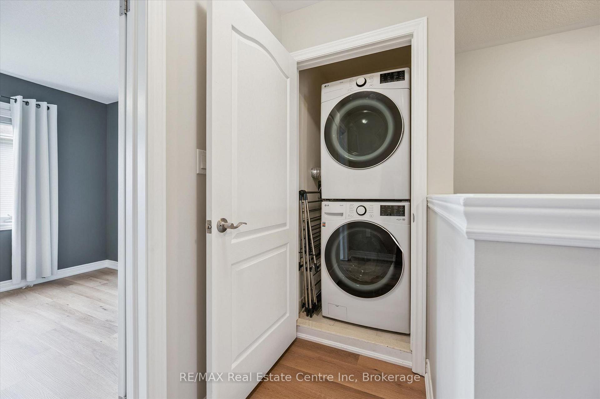 Photo 19 of Unit 2, 395 Linden Drive, Cambridge, Preston Heights — HOMEH