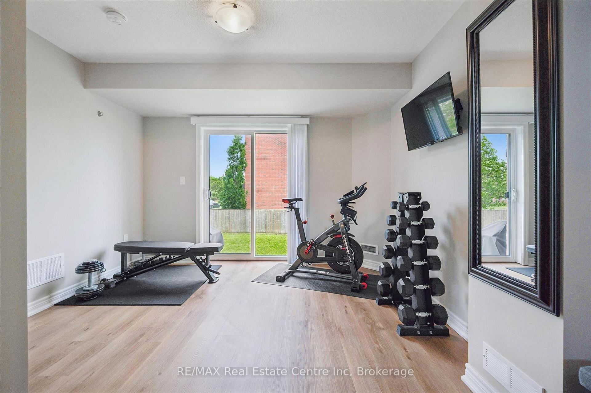 Photo 20 of Unit 2, 395 Linden Drive, Cambridge, Preston Heights — HOMEH