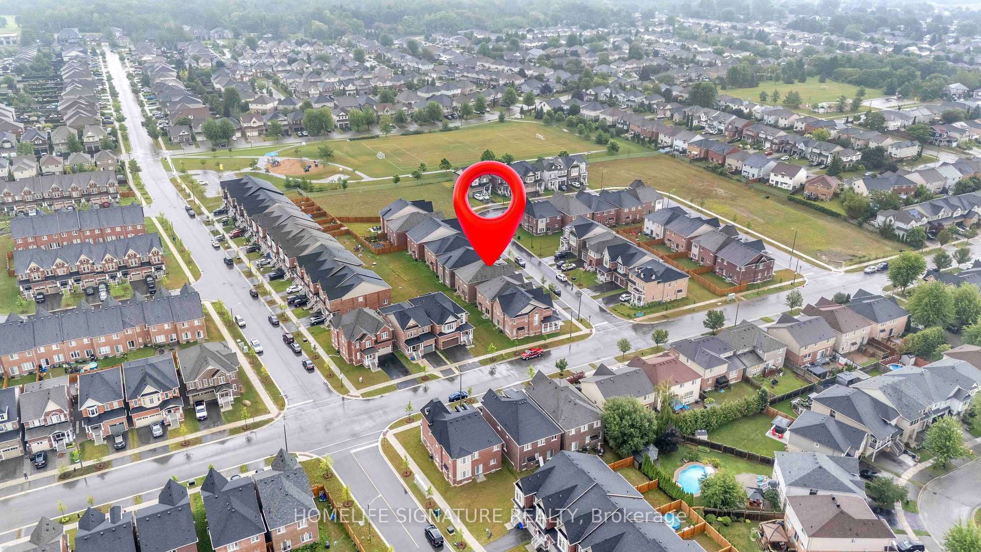 Photo 5 of 1211 Drinkle Crescent, Oshawa, Eastdale — HOMEH