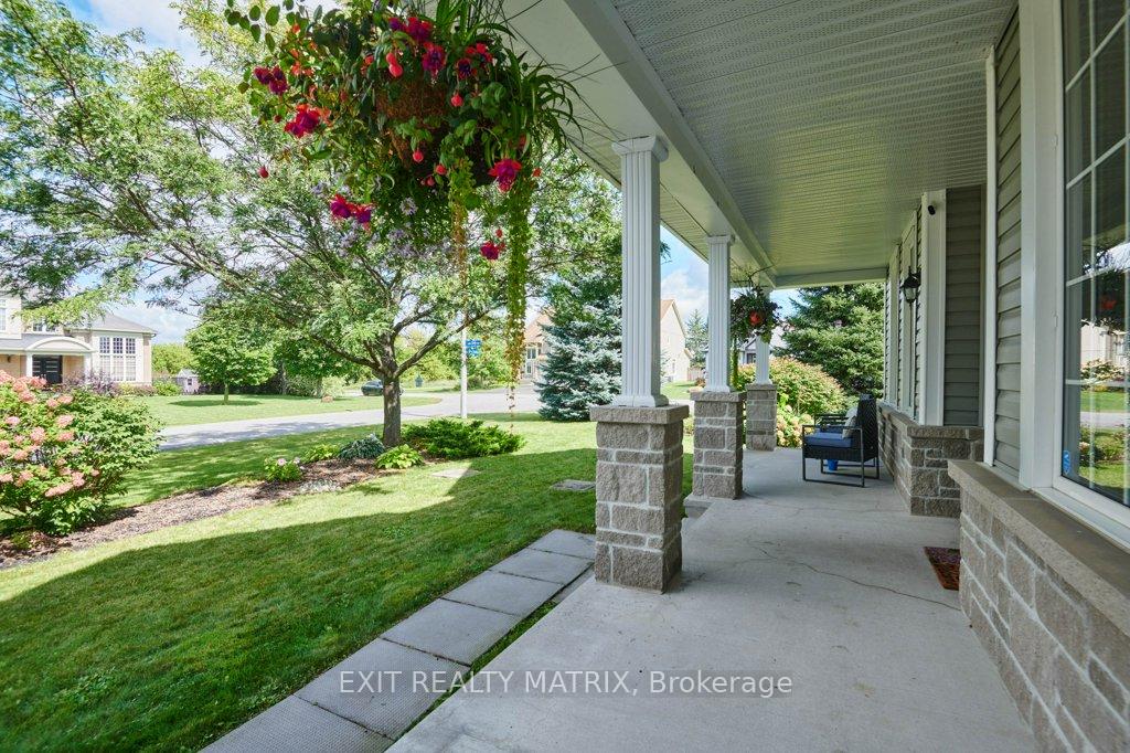 Photo 3 of 6949 Mary Anne Drive, Ottawa, Greely — HOMEH