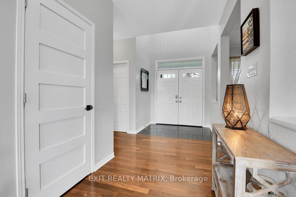 Photo 5 of 6949 Mary Anne Drive, Ottawa, Greely — HOMEH