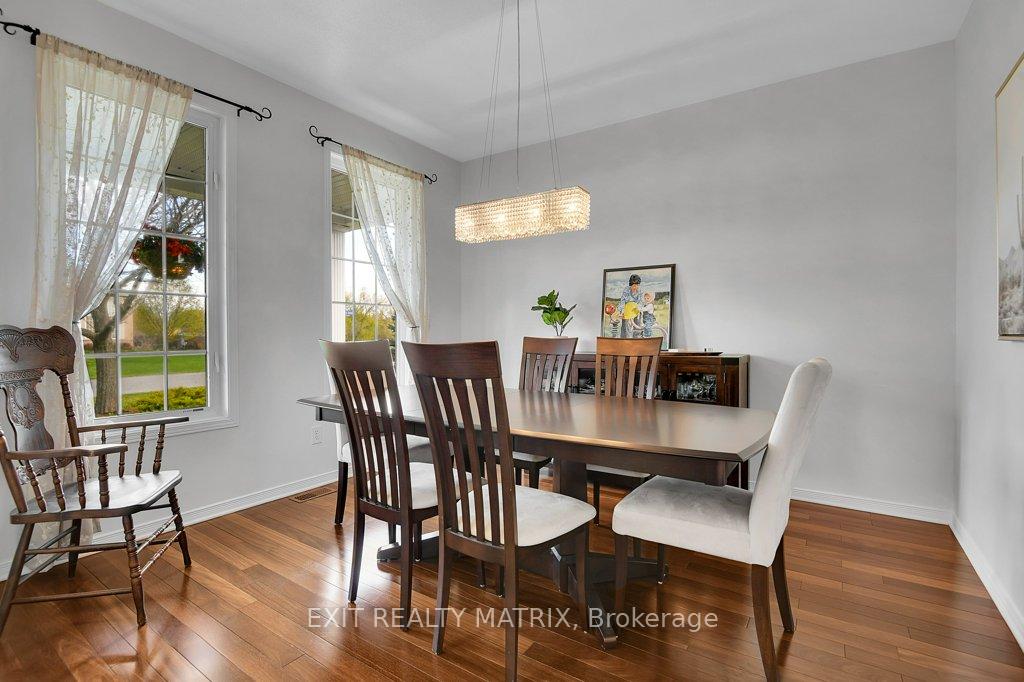 Photo 6 of 6949 Mary Anne Drive, Ottawa, Greely — HOMEH