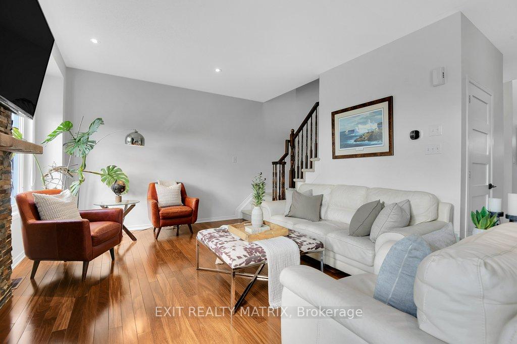 Photo 8 of 6949 Mary Anne Drive, Ottawa, Greely — HOMEH