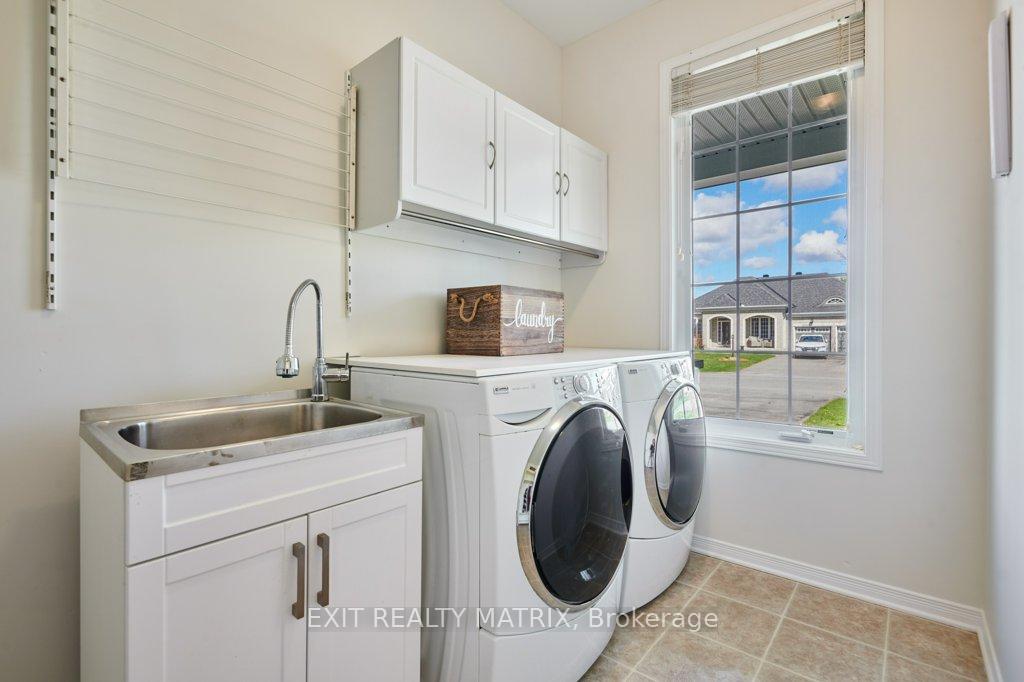 Photo 14 of 6949 Mary Anne Drive, Ottawa, Greely — HOMEH