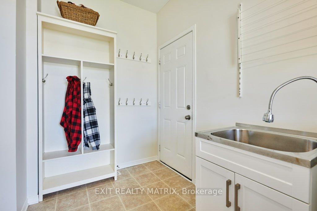 Photo 15 of 6949 Mary Anne Drive, Ottawa, Greely — HOMEH