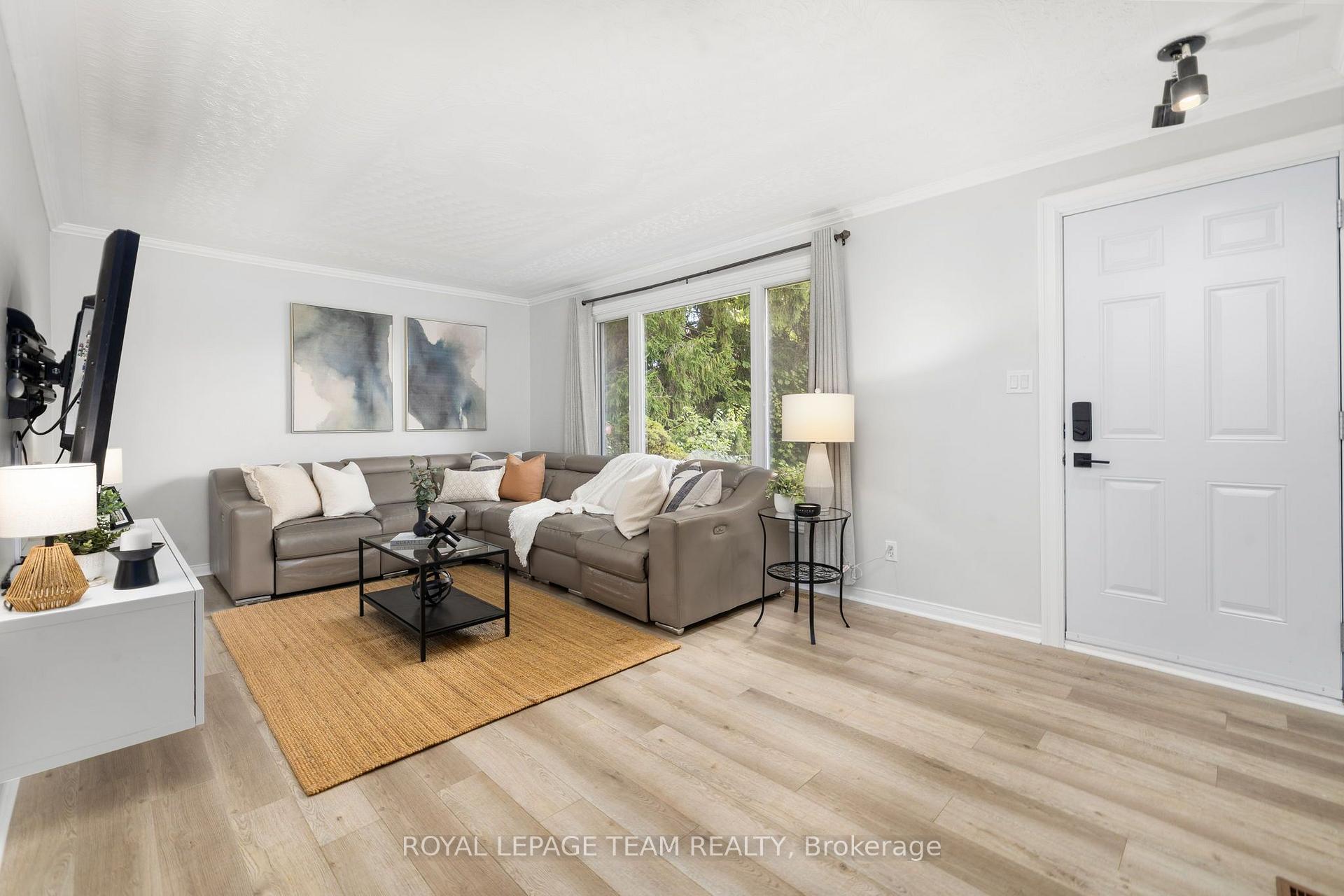 Photo 10 of 6572 Jack Pine Crescent, Ottawa, Greely — HOMEH