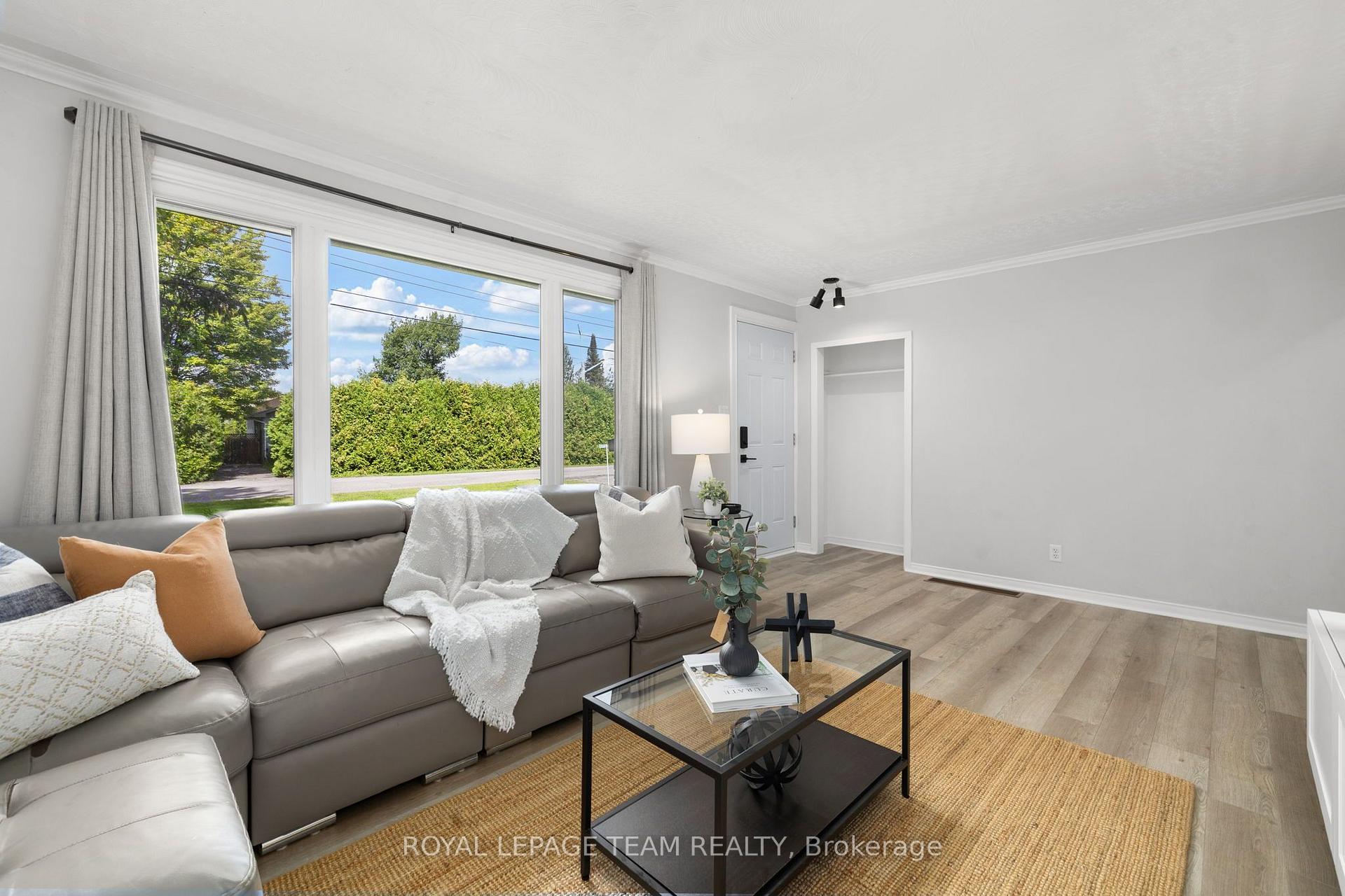 Photo 16 of 6572 Jack Pine Crescent, Ottawa, Greely — HOMEH