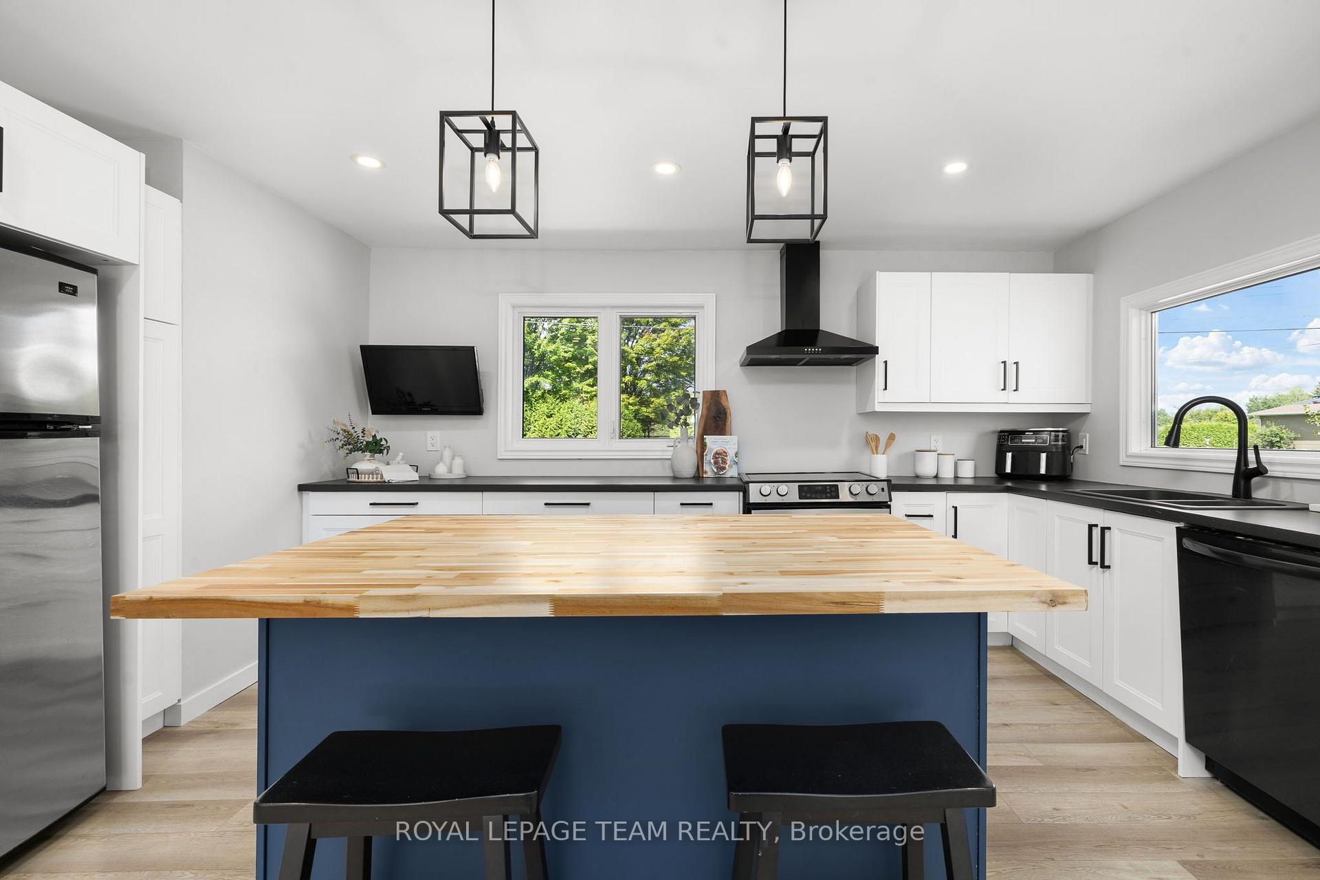 Photo 24 of 6572 Jack Pine Crescent, Ottawa, Greely — HOMEH