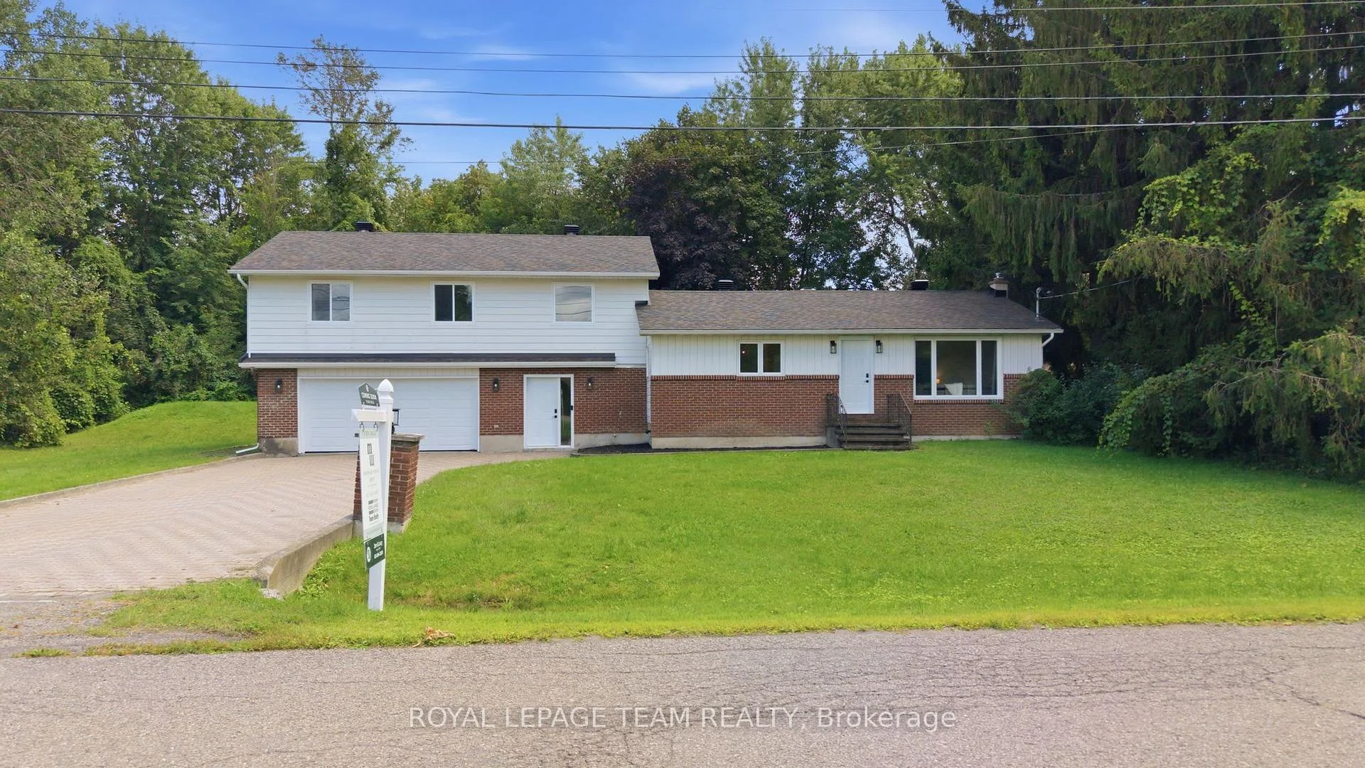 Photo 2 of 6572 Jack Pine Crescent, Ottawa, Greely — HOMEH