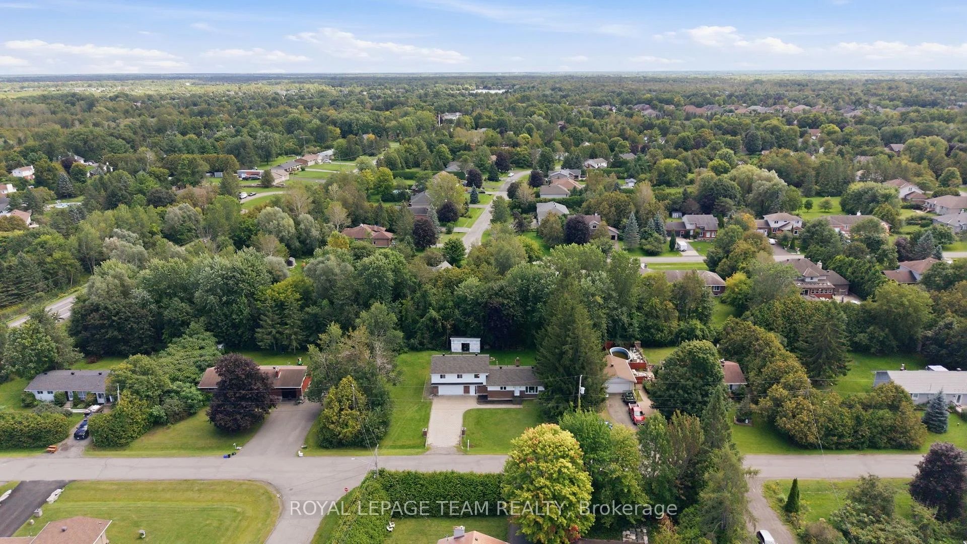 Photo 5 of 6572 Jack Pine Crescent, Ottawa, Greely — HOMEH