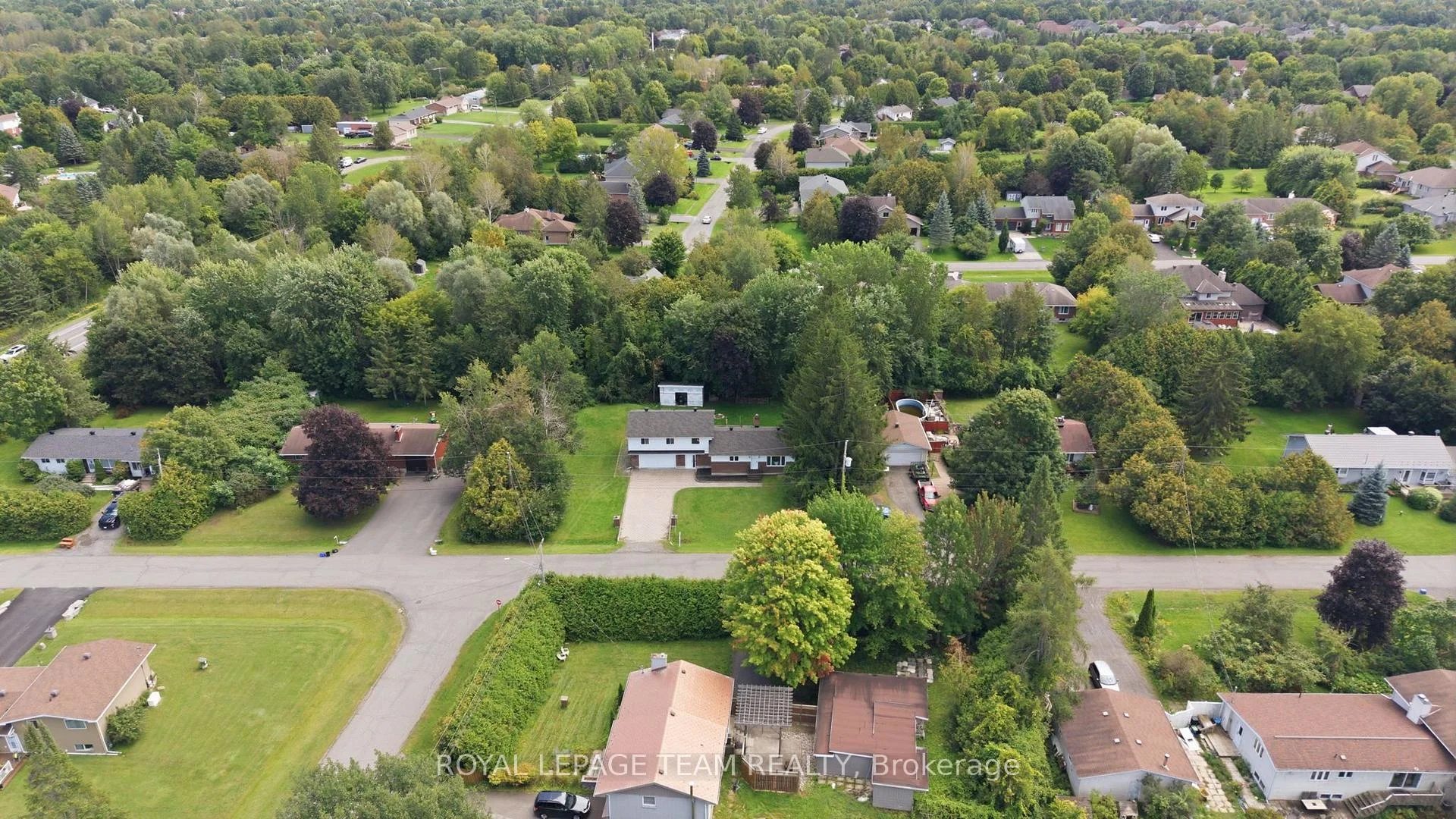 Photo 11 of 6572 Jack Pine Crescent, Ottawa, Greely — HOMEH
