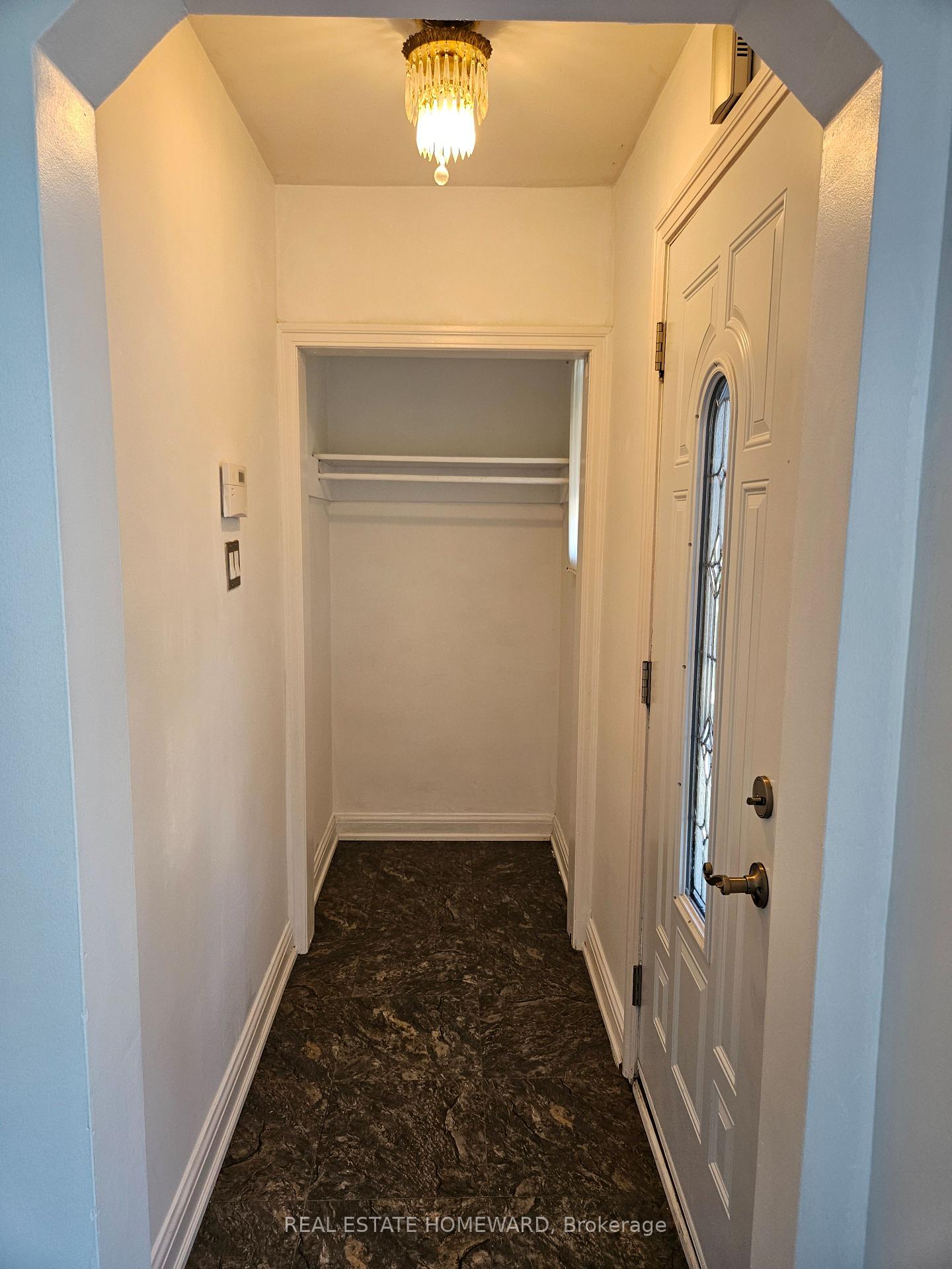 Photo 3 of 44 Harris Park Drive, Scarborough, Clairlea-Birchmount — HOMEH