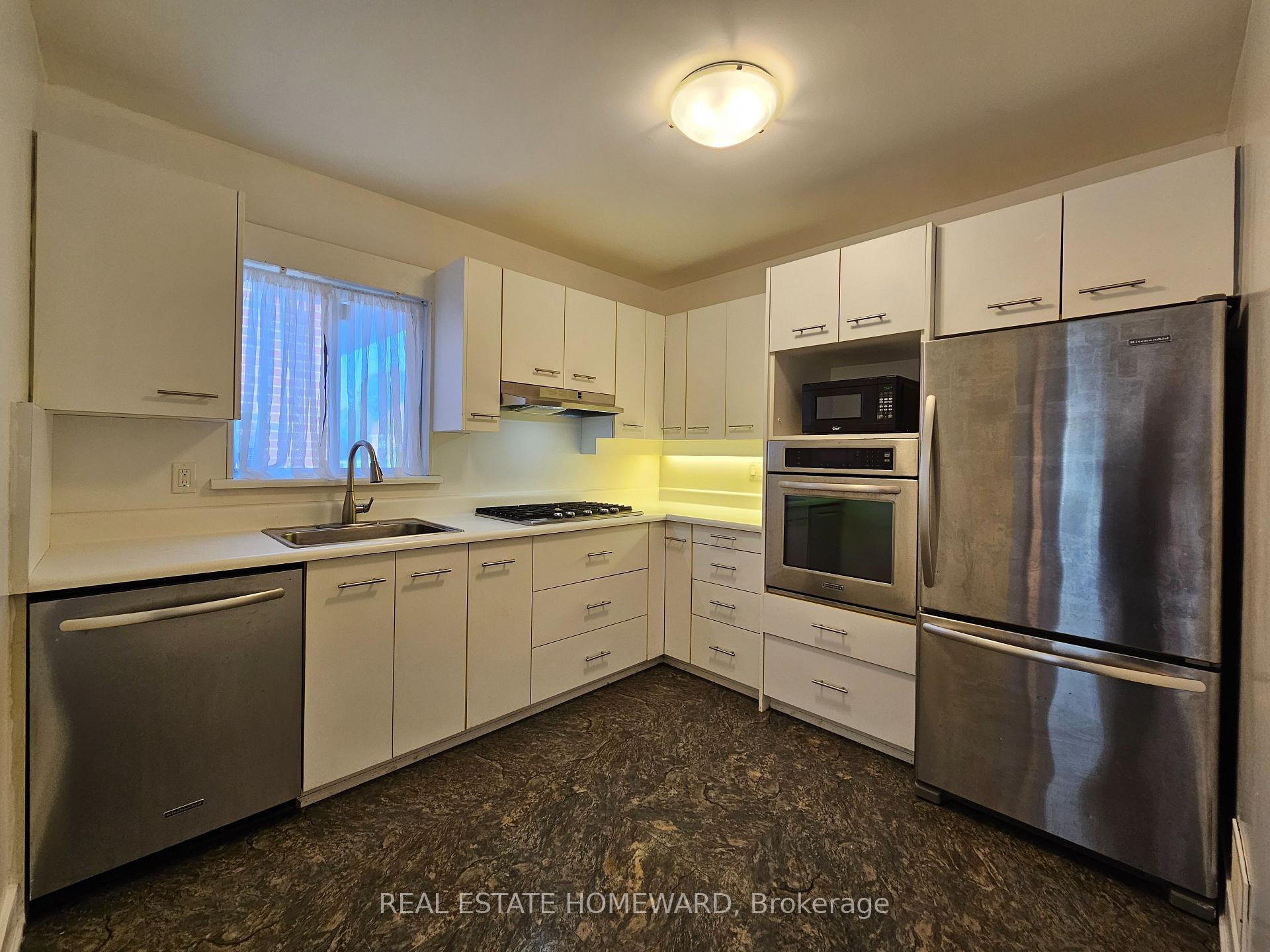Photo 15 of 44 Harris Park Drive, Scarborough, Clairlea-Birchmount — HOMEH