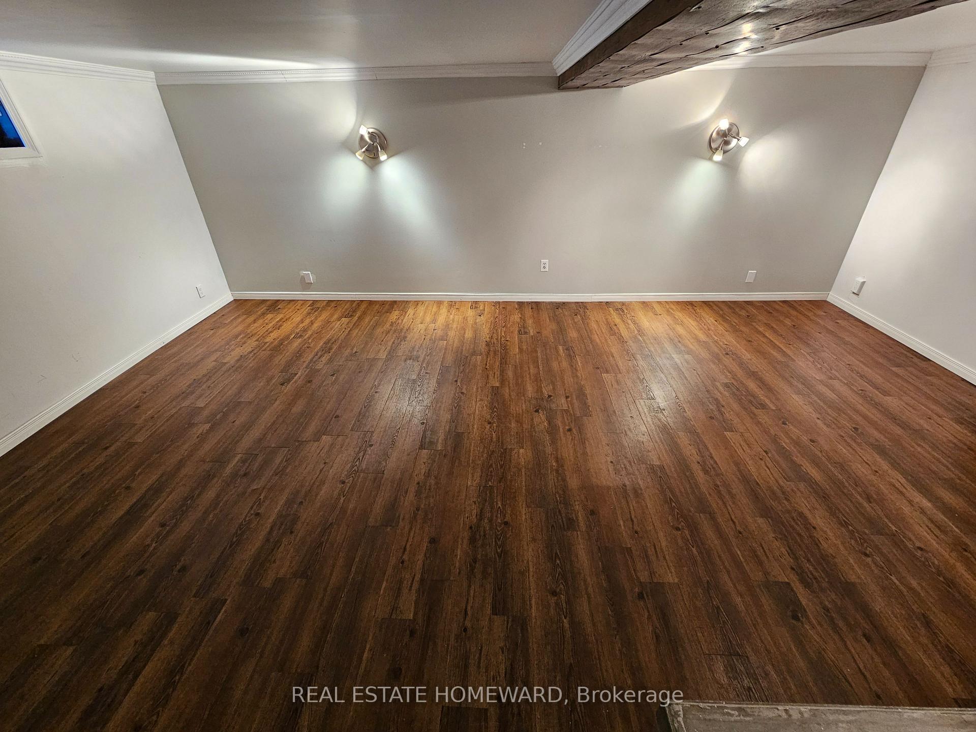 Photo 24 of 44 Harris Park Drive, Scarborough, Clairlea-Birchmount — HOMEH