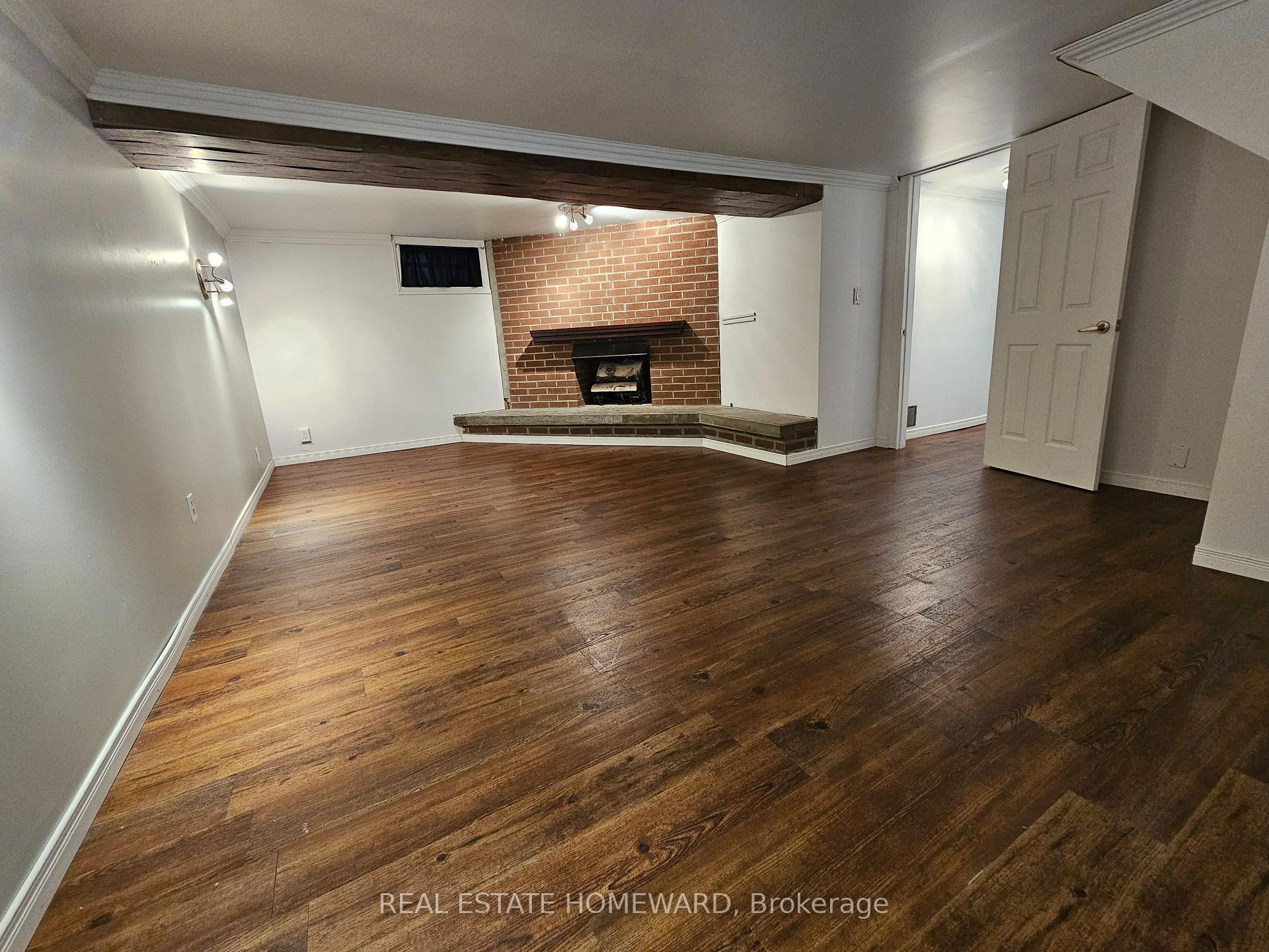 Photo 25 of 44 Harris Park Drive, Scarborough, Clairlea-Birchmount — HOMEH