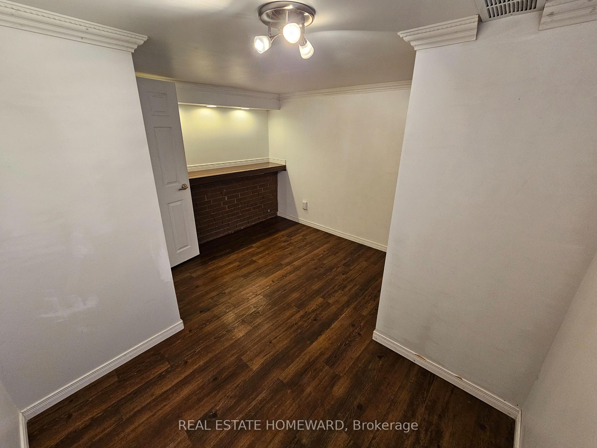 Photo 29 of 44 Harris Park Drive, Scarborough, Clairlea-Birchmount — HOMEH