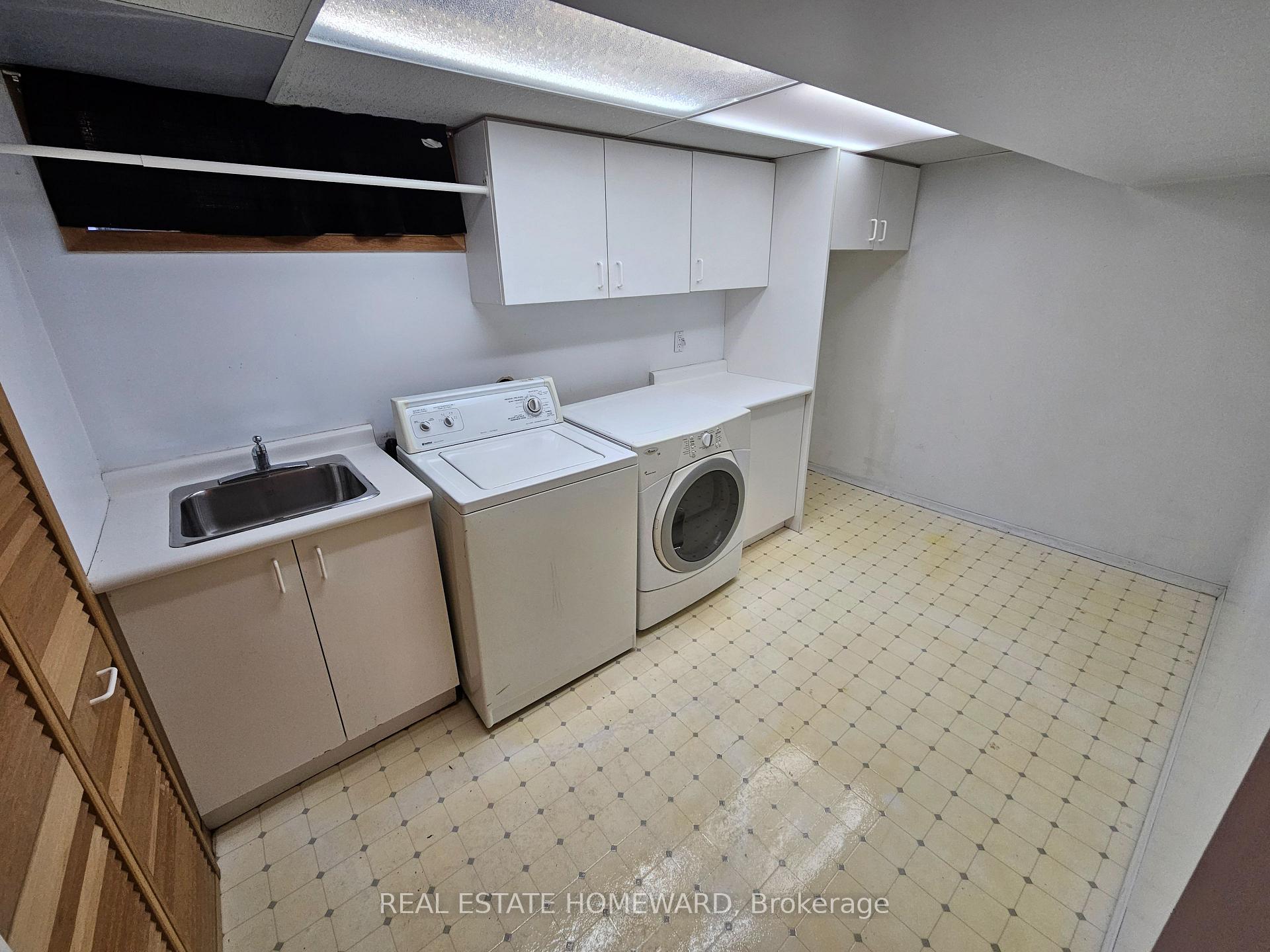 Photo 30 of 44 Harris Park Drive, Scarborough, Clairlea-Birchmount — HOMEH