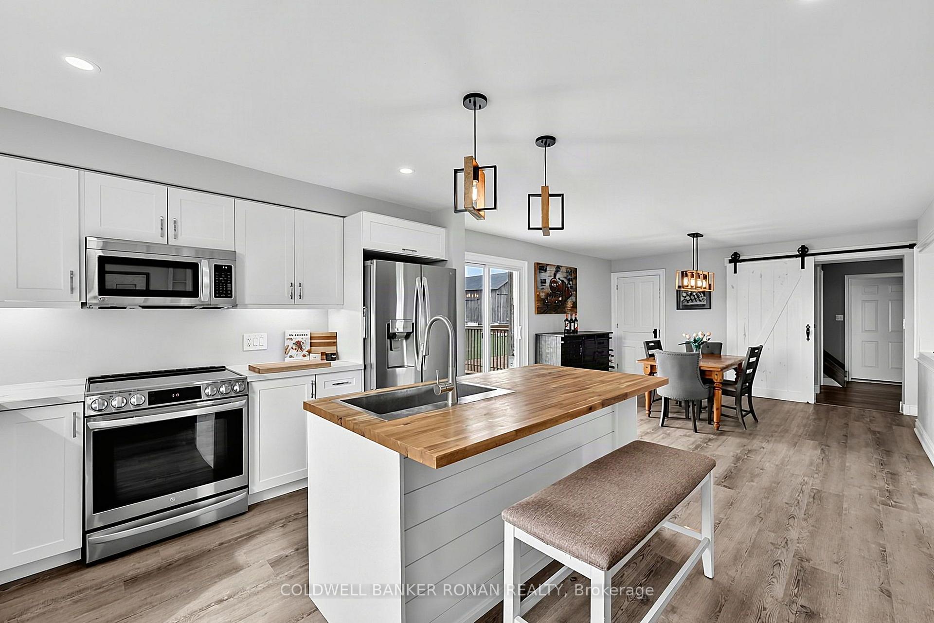 Photo 12 of 4542 Concession Road 6 Sunnidale, Clearview, Rural Clearview — HOMEH