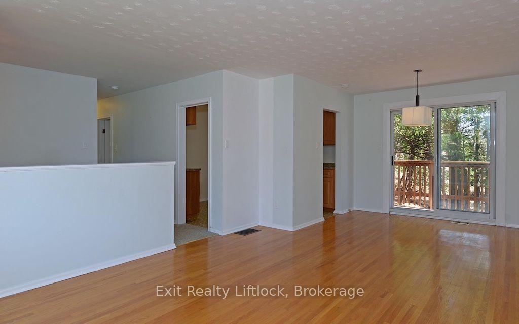 Photo 6 of Unit Main Floor, 4 Wallis Drive, Peterborough, Monaghan Ward 2 — HOMEH
