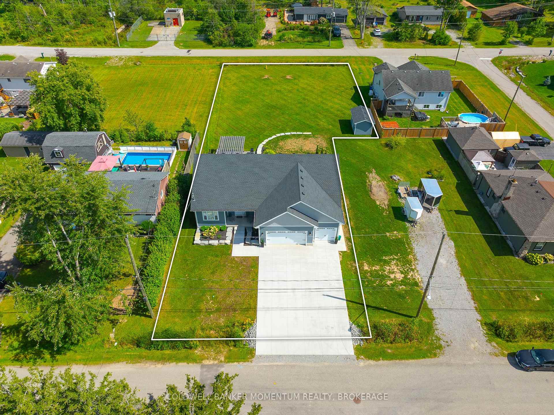 Photo 1 of 104 Neva Road, Fort Erie, Ridgeway — HOMEH