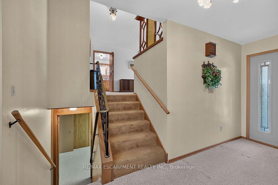 Photo 2 of 57 Turnbull Road, Hamilton, Dundas — HOMEH