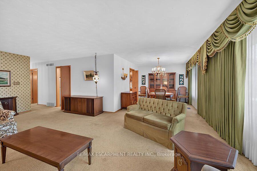 Photo 4 of 57 Turnbull Road, Hamilton, Dundas — HOMEH