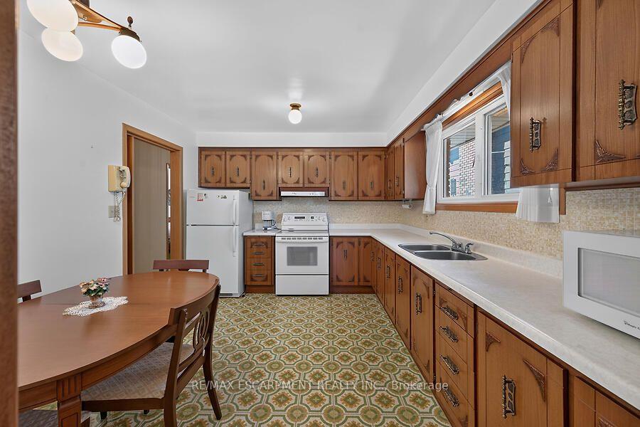 Photo 6 of 57 Turnbull Road, Hamilton, Dundas — HOMEH